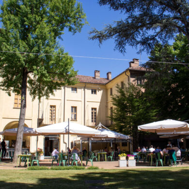 La Signora in Rosso Palazzo Crova